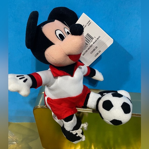 DISNEY STORE EXCLUSIVE NWT VTG 1990’s SOCCER MICKEY MOUSE RETIRED BEAN BAG PLUSH - Picture 2 of 10